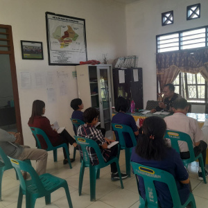 Rapat Staff Kantor Camat Parmaksian