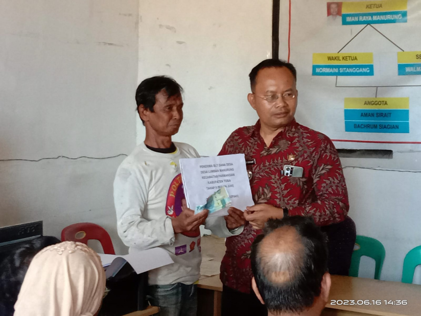 Penbagian Bantuan Langsung Tunai Desa Lumban Manurung Tahap II