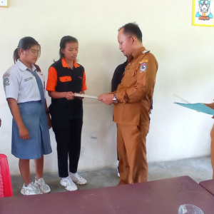 Perpisahan dan Penyerahan Sertifikat kepada ke Tiga Siswi PKL SMK Parulian