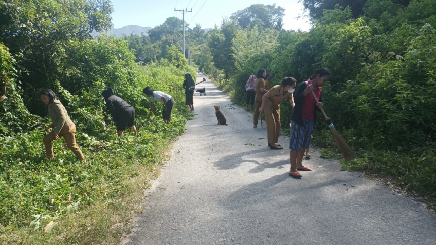 Gotong Royong Desa Jonggi Manulus