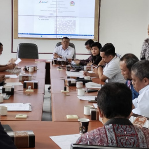 Rapat Penyusunan Draf Perjanjian Kerja Sama Dengan Pemkab Toba & PT. Indonesia Asahan Inalum (Persero) tentang Pemanfaatan Material Sedimen Hasil Pengerukan Sungai Asahan di Kabupaten Toba