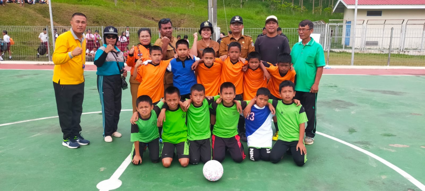 Pembukaan Pertandingan Futsal Tingkat SD se-Kecamatan Parmaksian dalam Rangka Menyambut HUT RI ke 78