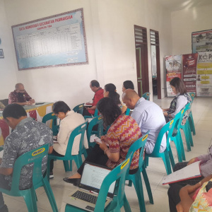 Rapat Staf Kantor Kecamatan Parmaksian