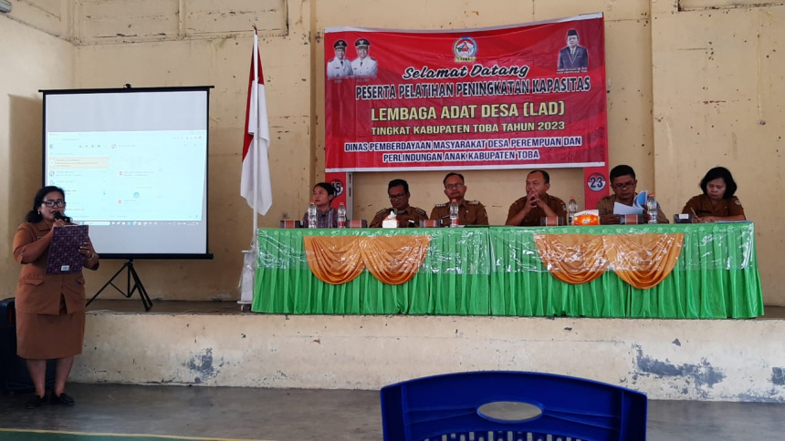 Pelatihan Peningkatan Kapasitas Lembaga Adat Desa (LAD) Kabupaten Toba