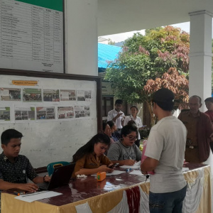 Jemput Bola Dukcapil di Kantor Camat Parmaksian