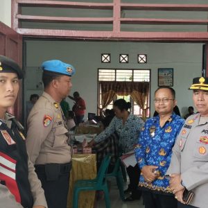 Rapat Pleno Terbuka Rekapitulasi Perhitungan Suara hari Kedua di Kecamatan Parmaksian