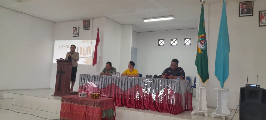 Kebaktian di Lingkungan Pemerintahan Kecamatan Parmaksian