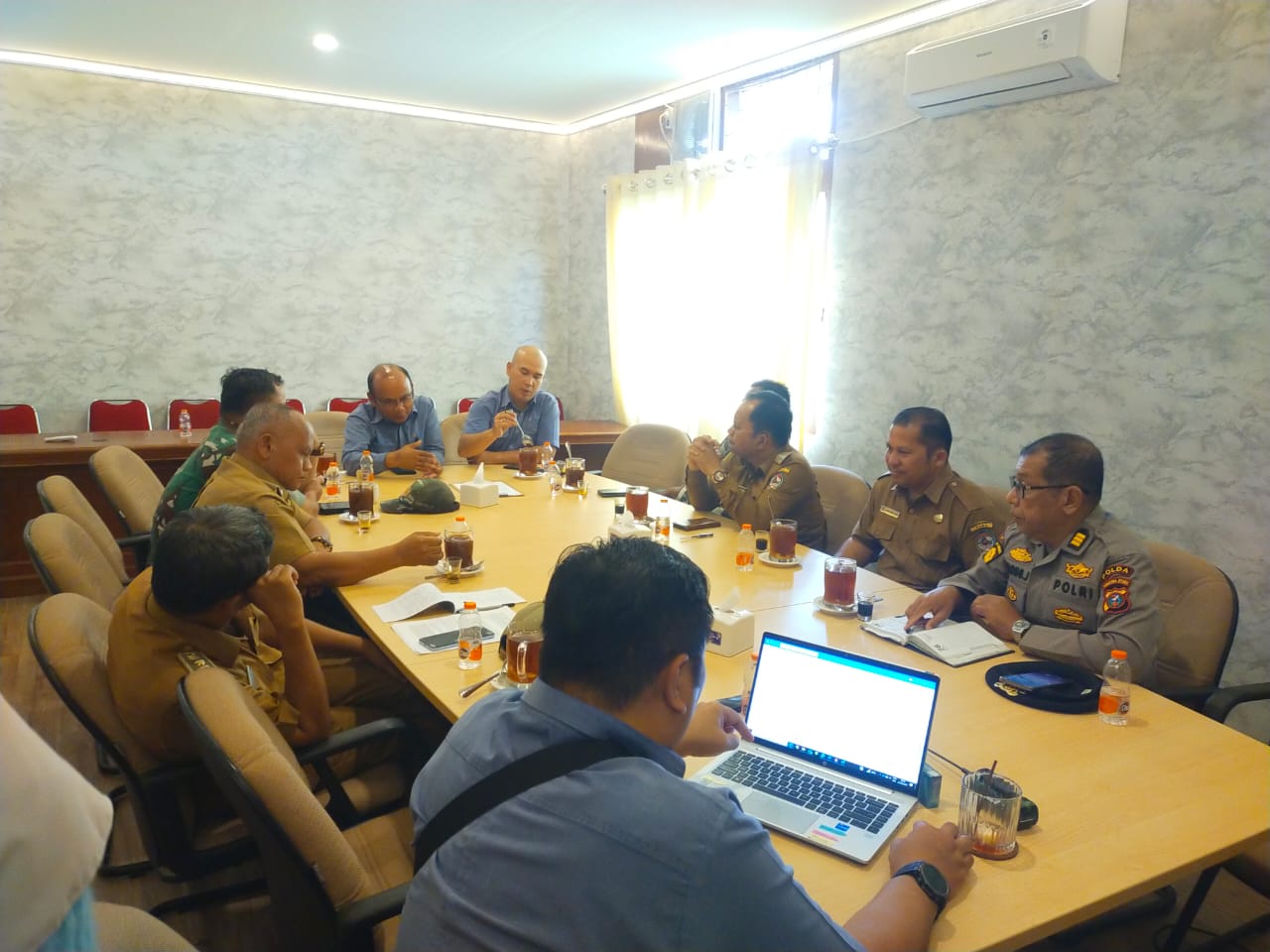 Rapat Koordinasi Pimpinan Komunikasi Kecamatan bersama PT. Inalum di Mountain Cafe Paritohan Pintu Pohan Rapat Koordinasi Pimpinan Komunikasi Kecamatan bersama PT. Inalum di Mountain Cafe Paritohan Pintu Pohan