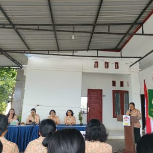 Pertemuan Bulanan Dharma Wanita Persatuan Kabupaten Toba Pertemuan Bulanan Dharma Wanita Persatuan Kabupaten Toba